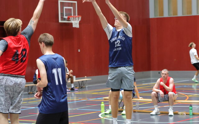 25 Madness Baden Page30